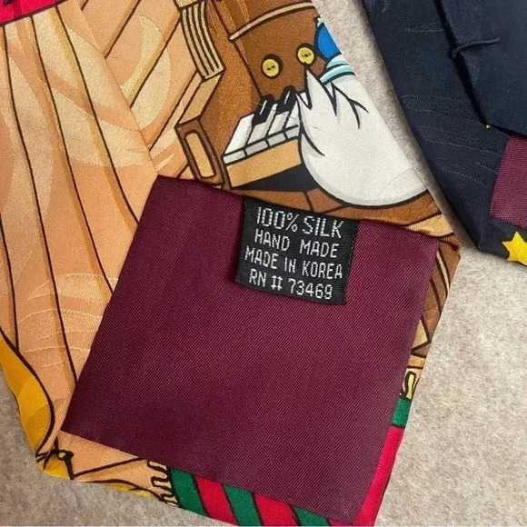 Disney Vintage Mickey Mouse Christmas Goofy Donald Pluto 100% 4” Silk Neck Tie - Picture 5 of 10
